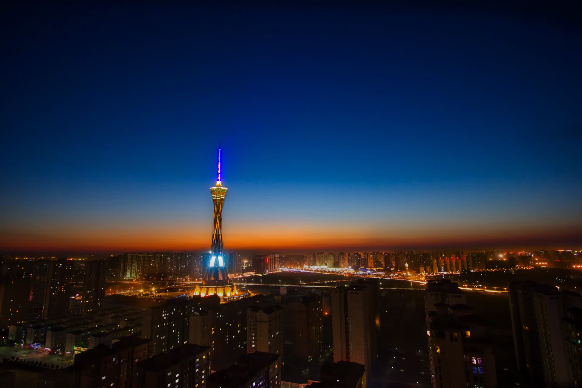 世界保龄球夜场创新项目试点:互动体验受欢迎,世界保龄球大师赛视频